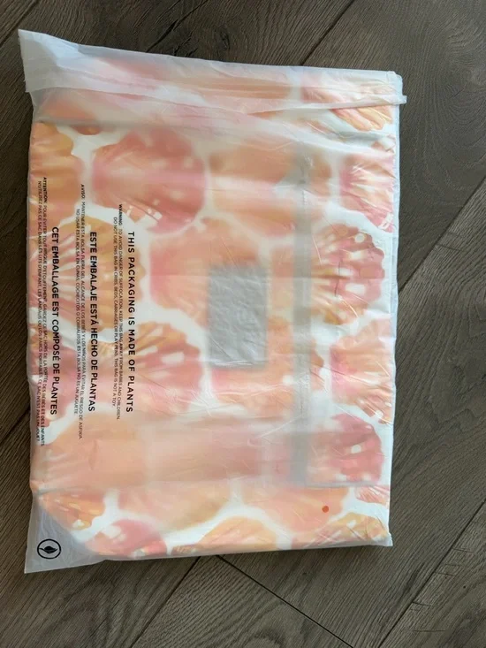 ALOHA Collection go to tote - Picture 2 of 4